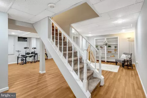 Entry Way - 7809 Roundabout Way, Springfield, VA 22153 photo 8 of 10