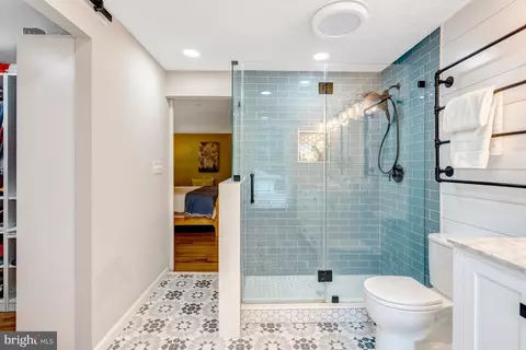 Bath - 7809 Roundabout Way, Springfield, VA 22153 photo 5 of 7