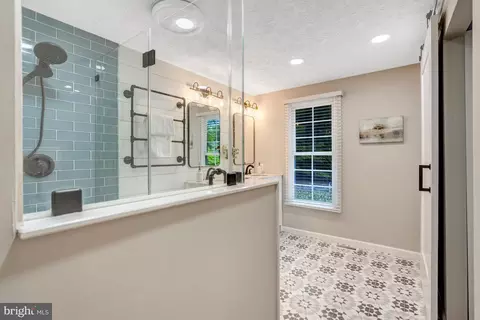 Bath - 7809 Roundabout Way, Springfield, VA 22153 photo 3 of 7