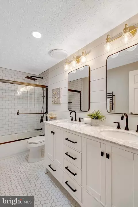 Bath - 7809 Roundabout Way, Springfield, VA 22153 photo 7 of 7