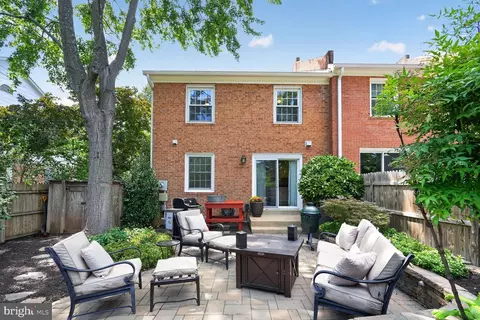 Exterior - 5265 Leestone Ct, Springfield, VA 22151 photo 2 of 2
