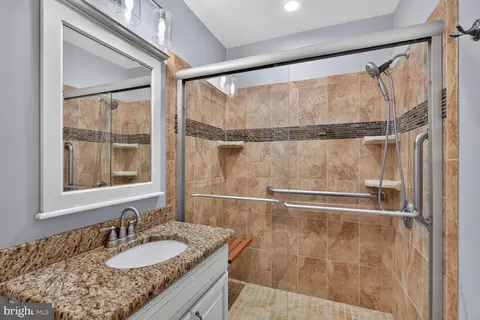 Bath - 5265 Leestone Ct, Springfield, VA 22151 photo 2 of 3