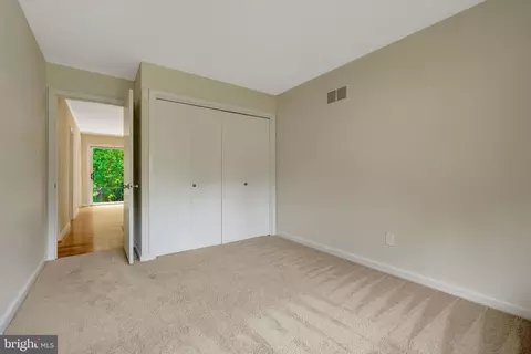 Bedroom - 6952 Kyleakin Ct, Mclean, VA 22101 photo 8 of 11