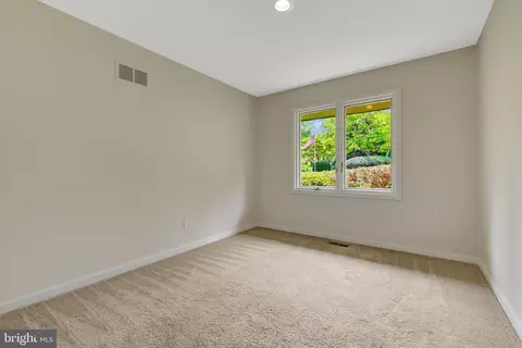 Bedroom - 6952 Kyleakin Ct, Mclean, VA 22101 photo 7 of 11