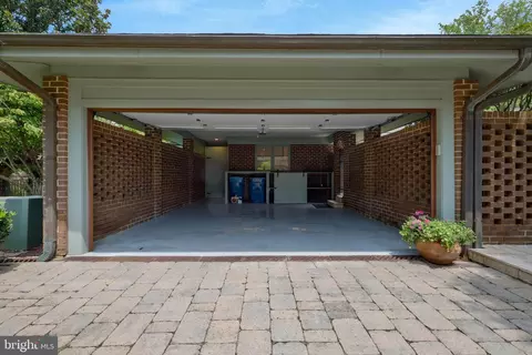 Exterior - 6952 Kyleakin Ct, Mclean, VA 22101 photo 7 of 24