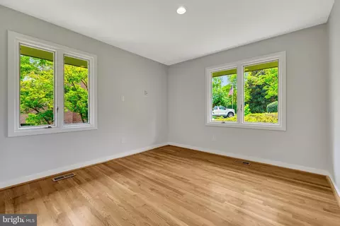Bedroom - 6952 Kyleakin Ct, Mclean, VA 22101 photo 1 of 11