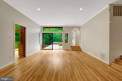 Living - 6952 Kyleakin Ct, Mclean, VA 22101 photo 7 of 12