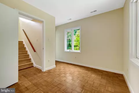Bedroom - 6952 Kyleakin Ct, Mclean, VA 22101 photo 11 of 11