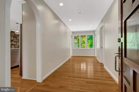 Entry Way - 6952 Kyleakin Ct, Mclean, VA 22101 photo 1 of 11