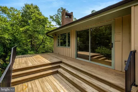 Exterior - 6952 Kyleakin Ct, Mclean, VA 22101 photo 11 of 24