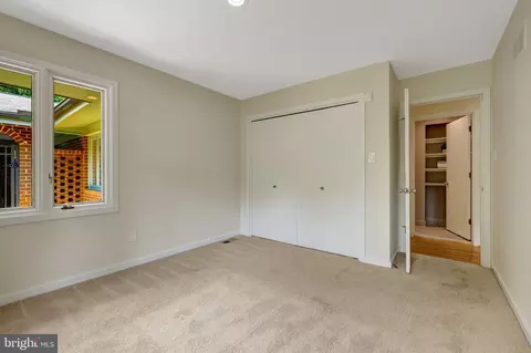 Bedroom - 6952 Kyleakin Ct, Mclean, VA 22101 photo 6 of 11