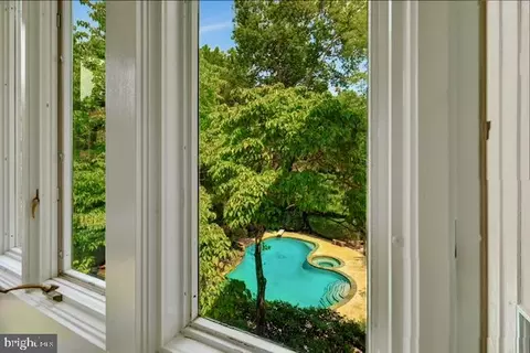 Exterior - 6952 Kyleakin Ct, Mclean, VA 22101 photo 9 of 24