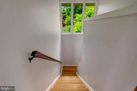 Entry Way - 6952 Kyleakin Ct, Mclean, VA 22101 photo 7 of 11