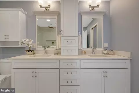 Bath - 6952 Kyleakin Ct, Mclean, VA 22101 photo 3 of 7