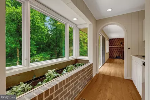 Entry Way - 6952 Kyleakin Ct, Mclean, VA 22101 photo 8 of 11