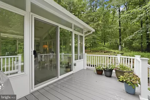 Exterior - 1842 Post Oak Trl, Reston, VA 20191 photo 6 of 14