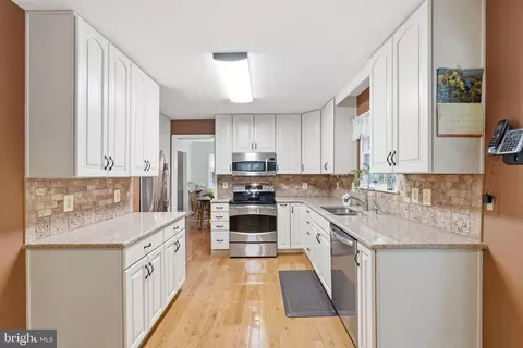 Kitchen - 1842 Post Oak Trl, Reston, VA 20191 photo 1 of 3