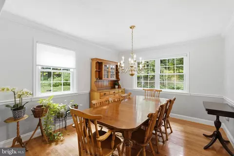 Dining - 1842 Post Oak Trl, Reston, VA 20191 photo 2 of 4