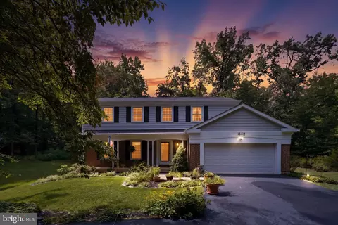 Exterior - 1842 Post Oak Trl, Reston, VA 20191 photo 10 of 14