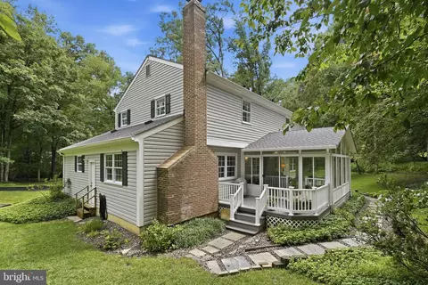 Exterior - 1842 Post Oak Trl, Reston, VA 20191 photo 13 of 14