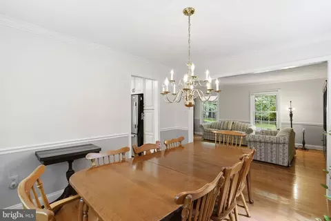 Dining - 1842 Post Oak Trl, Reston, VA 20191 photo 4 of 4