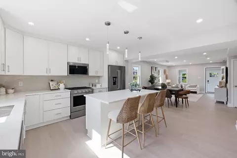 6023 Williamsburg Rd, Alexandria, VA 22303