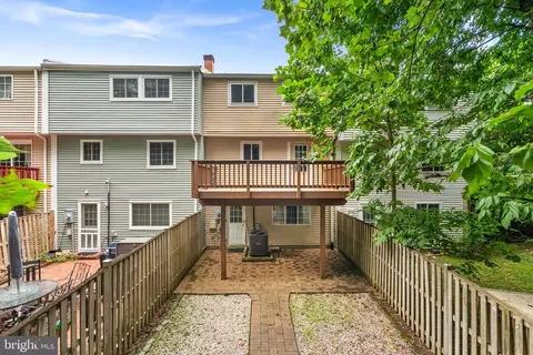Exterior - 8693 Bent Arrow Ct, Springfield, VA 22153 photo 4 of 4