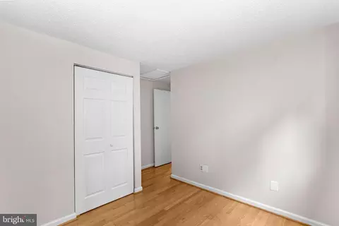 Bedroom - 8693 Bent Arrow Ct, Springfield, VA 22153 photo 4 of 5