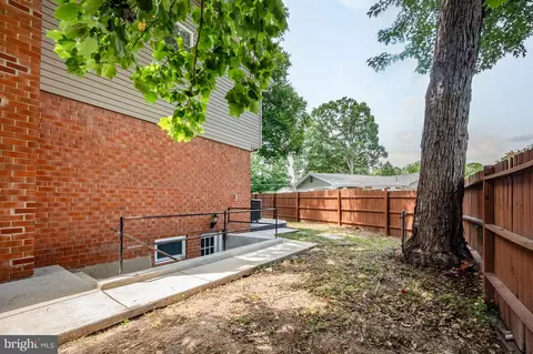 Exterior - 5520 Southampton Dr, Springfield, VA 22151 photo 12 of 18