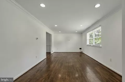 Living - 5520 Southampton Dr, Springfield, VA 22151 photo 2 of 8