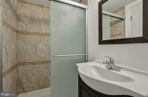 Bath - 5520 Southampton Dr, Springfield, VA 22151 photo 5 of 5