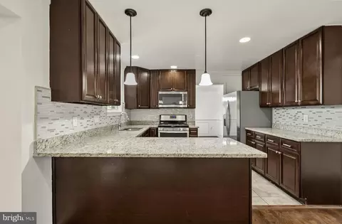 Kitchen - 5520 Southampton Dr, Springfield, VA 22151 photo 2 of 5