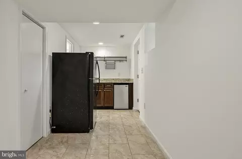Entry Way - 5520 Southampton Dr, Springfield, VA 22151 photo 5 of 6