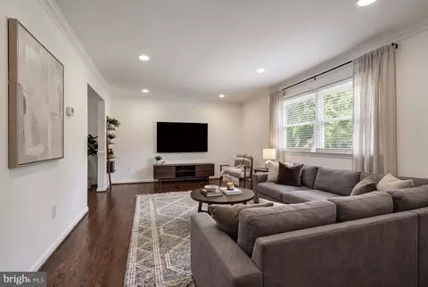Living - 5520 Southampton Dr, Springfield, VA 22151 photo 1 of 8