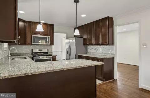 Kitchen - 5520 Southampton Dr, Springfield, VA 22151 photo 3 of 5