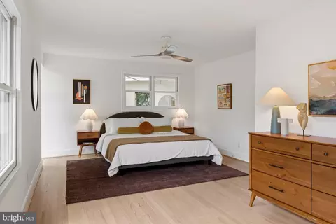 Bedroom - 1435 Waggaman Cir, Mclean, VA 22101 photo 2 of 2