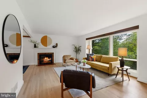 Living - 1435 Waggaman Cir, Mclean, VA 22101 photo 1 of 3