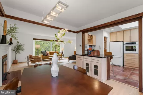 Dining - 1435 Waggaman Cir, Mclean, VA 22101 photo 2 of 2