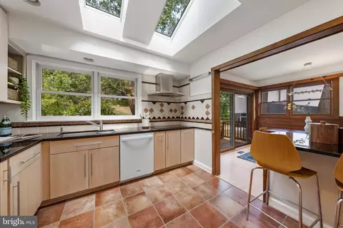 Kitchen - 1435 Waggaman Cir, Mclean, VA 22101 photo 1 of 1