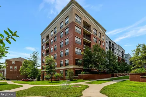 9500 Sprague Ave #403, Fairfax, VA 22031