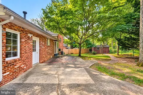 Exterior - 5624 Queensberry Ave, Springfield, VA 22151 photo 3 of 7
