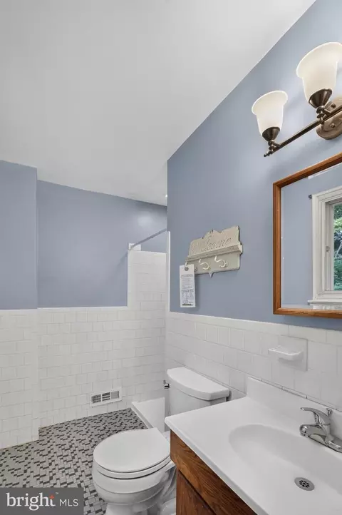 Bath - 5624 Queensberry Ave, Springfield, VA 22151 photo 1 of 4