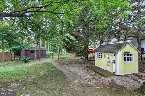 Exterior - 5624 Queensberry Ave, Springfield, VA 22151 photo 6 of 7
