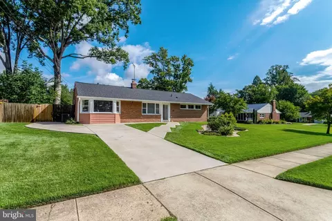 7402 Elgar St, Springfield, VA 22151