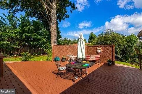 Exterior - 7402 Elgar St, Springfield, VA 22151 photo 3 of 8