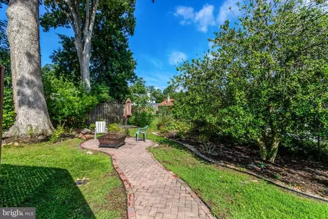 Exterior - 7402 Elgar St, Springfield, VA 22151 photo 7 of 8