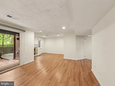 Living - 7836 Marconi Ct, Springfield, VA 22153 photo 5 of 7