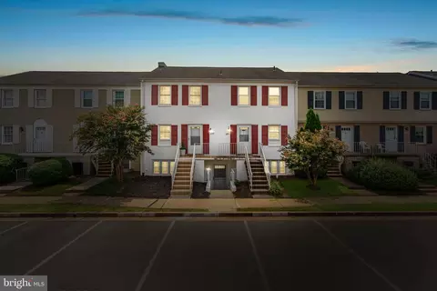 14409 Turin Ln, Centreville, VA 20121