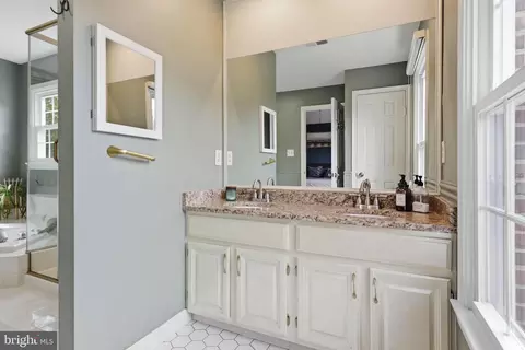 Bath - 6502 Summerton Way, Springfield, VA 22150 photo 4 of 6