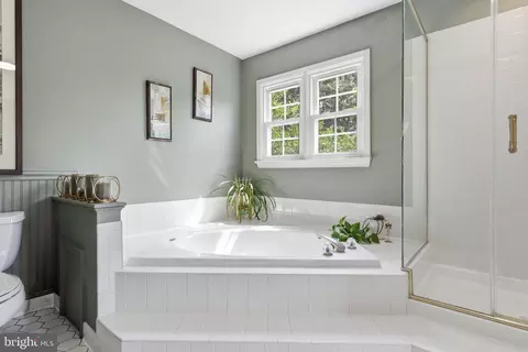 Bath - 6502 Summerton Way, Springfield, VA 22150 photo 3 of 6